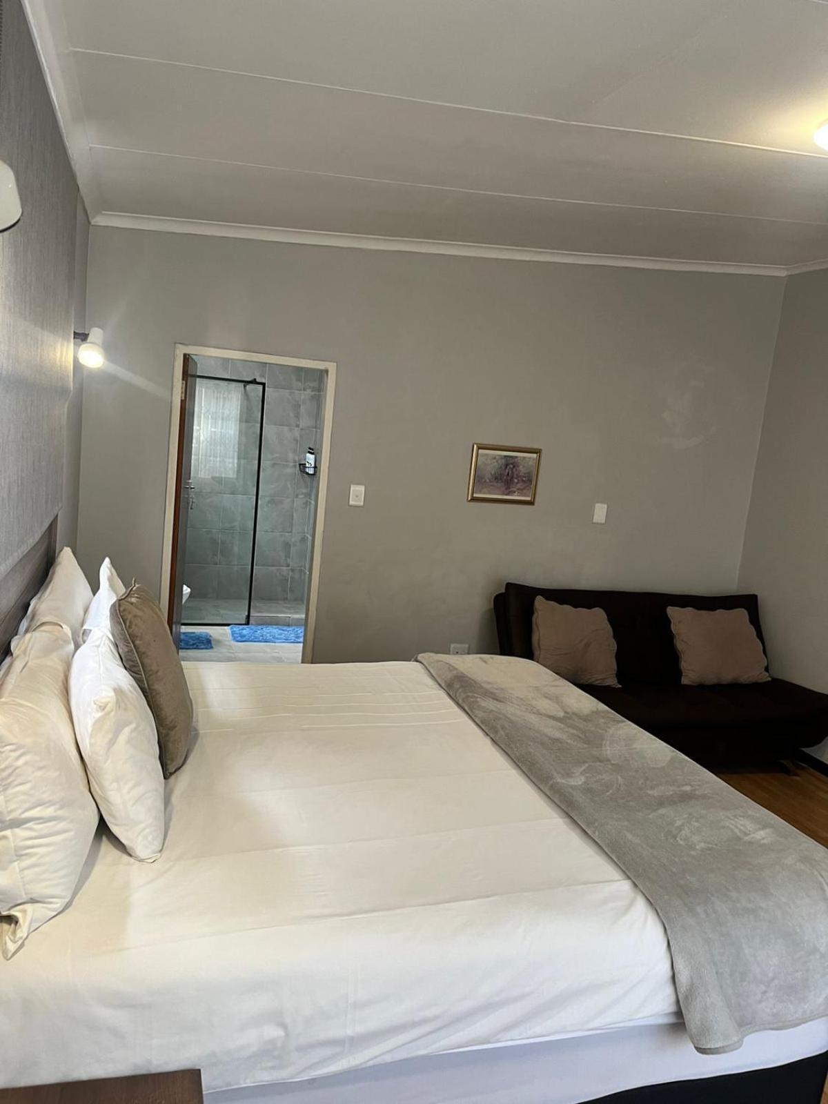 African Kingdom Guest House Boksburg Εξωτερικό φωτογραφία