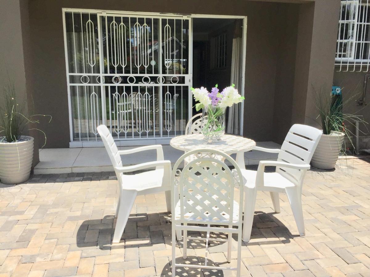 African Kingdom Guest House Boksburg Εξωτερικό φωτογραφία